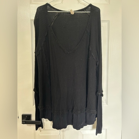 We the Free People Black Laguna oversized long sleeve shirt distressed used Med - Picture 4 of 8